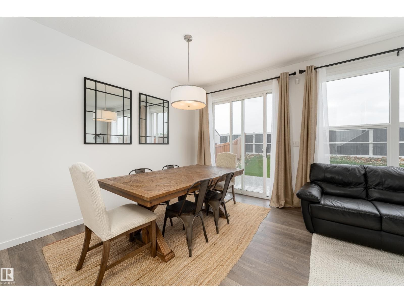 2522 152 AV NW — photo 5