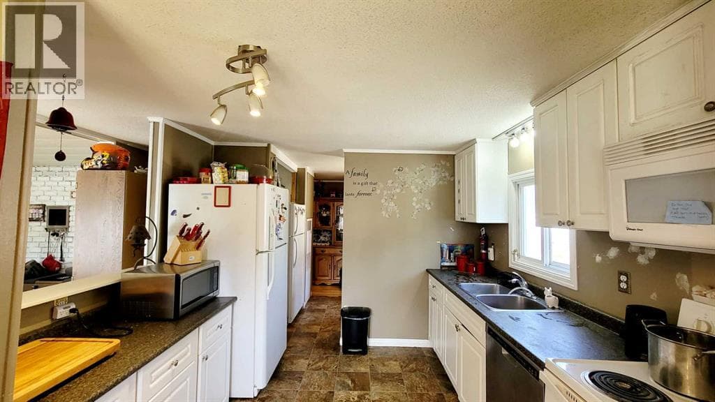 74 North Star Drive — photo 2