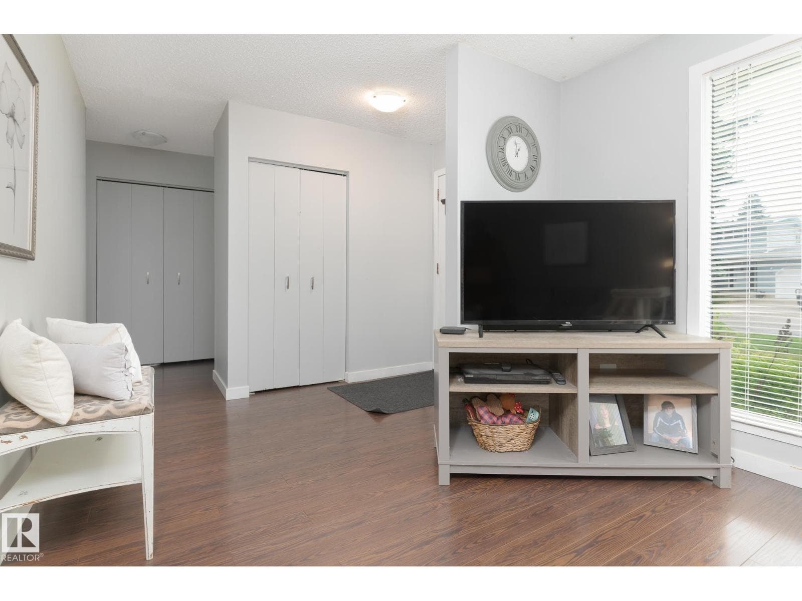 63 WAVERLEY CR — photo 3