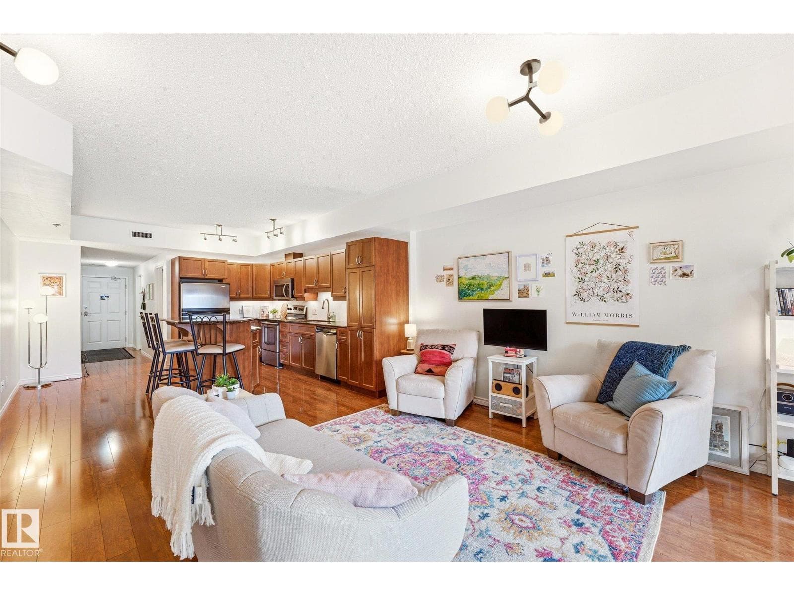#507 10303 111 ST NW