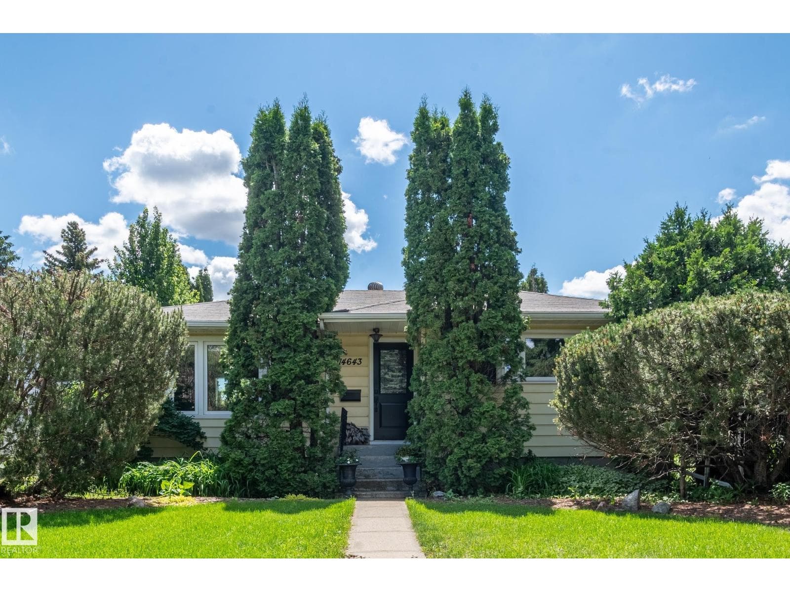 14643 88 AV NW
