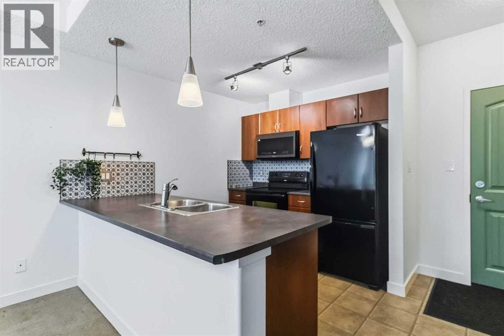 108, 136B Sandpiper Road — photo 3