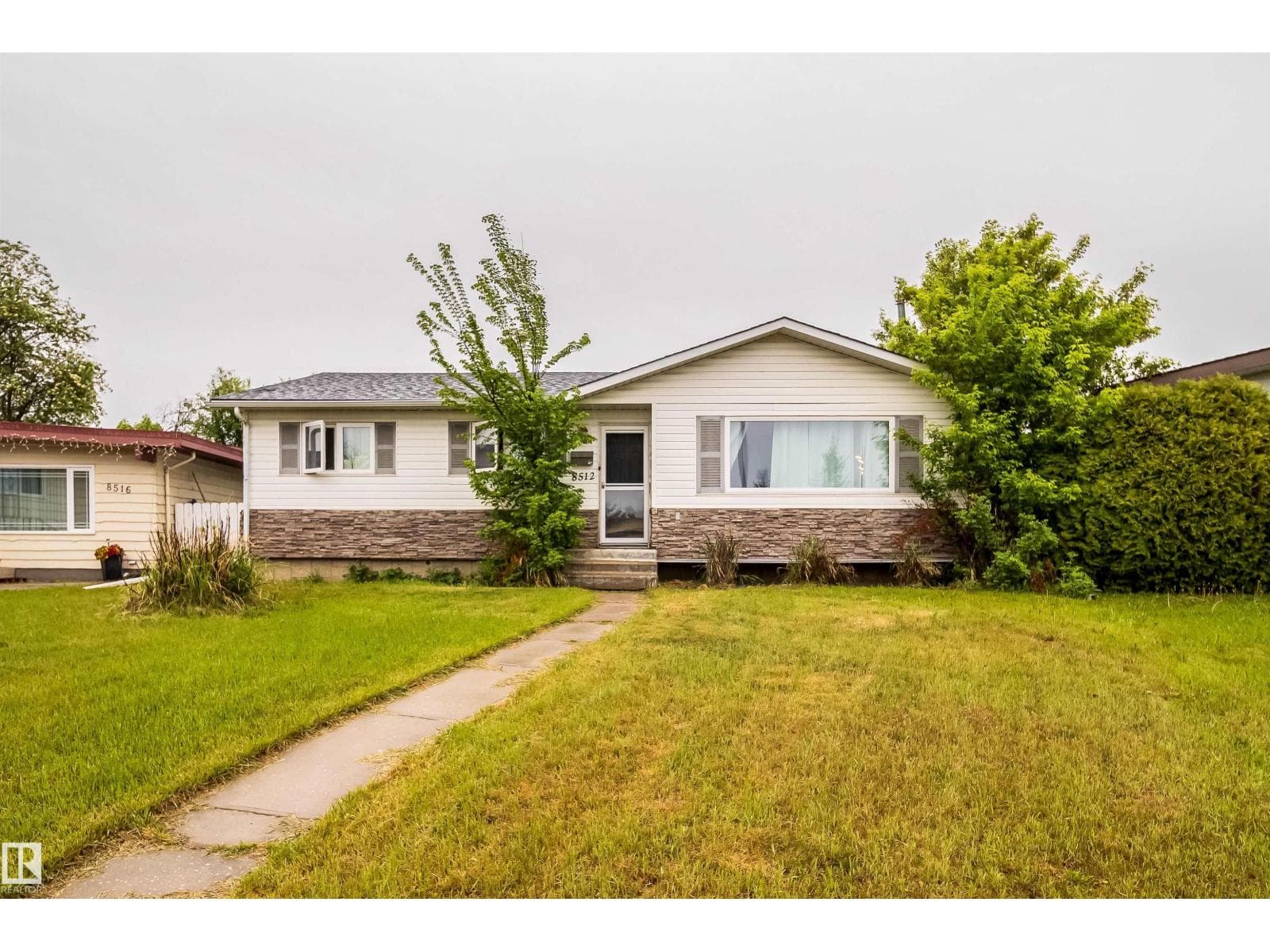 8512 142A AV NW