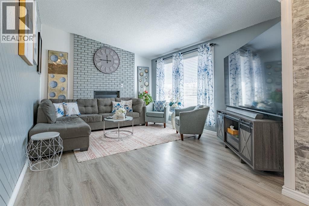 2898 Dunmore Road SE — photo 5