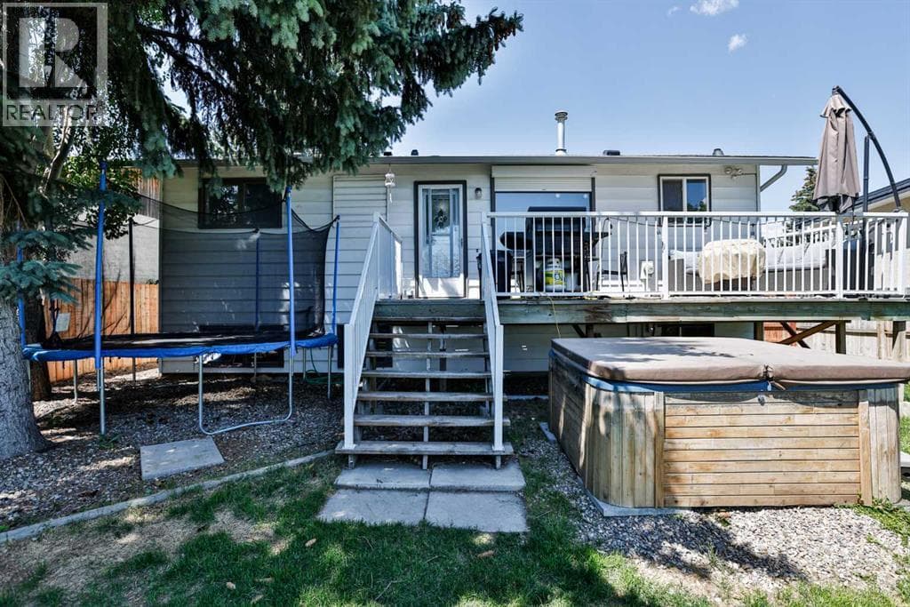 195 Laval Boulevard W — photo 3