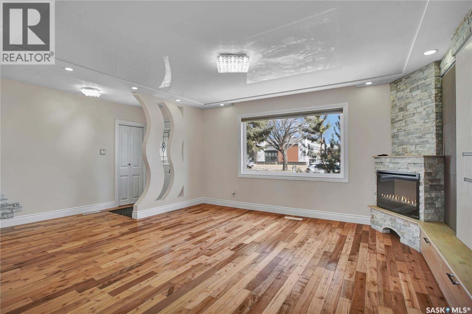 2406 Preston AVENUE S — photo 5