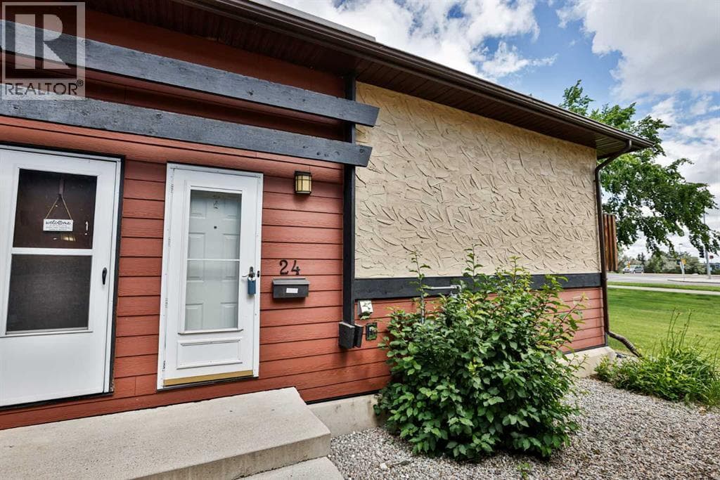 24, 5 Acadia Road W — photo 2