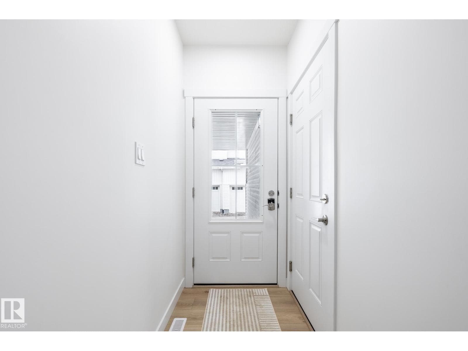 626 172 AV NE — photo 2