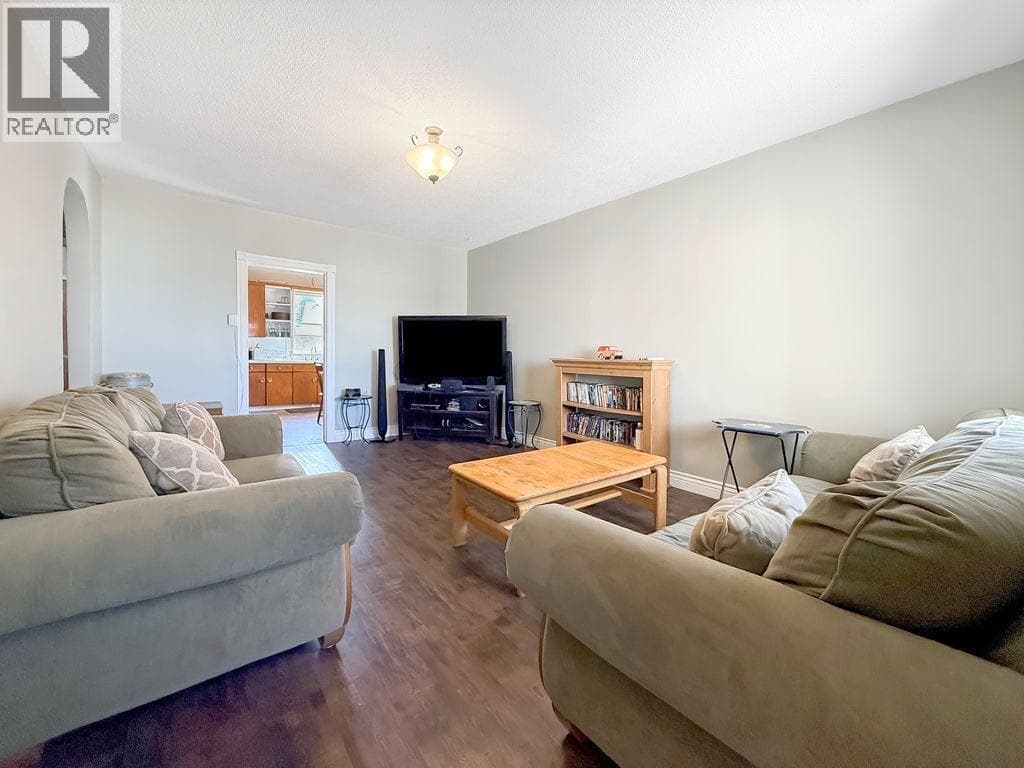 4709 49 Street — photo 5