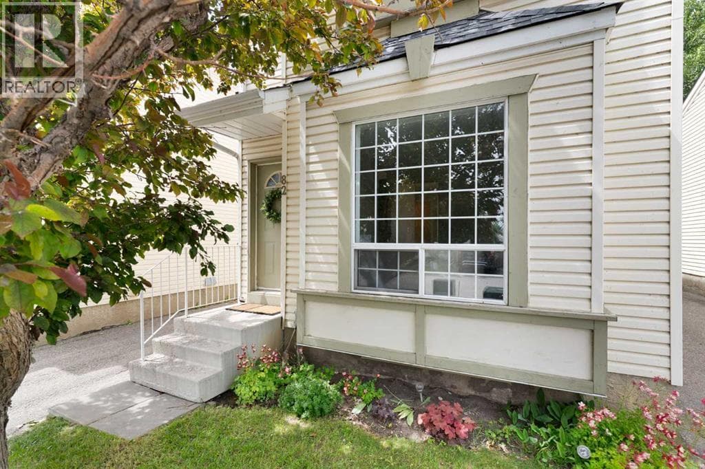 82 Coventry Lane NE — photo 2