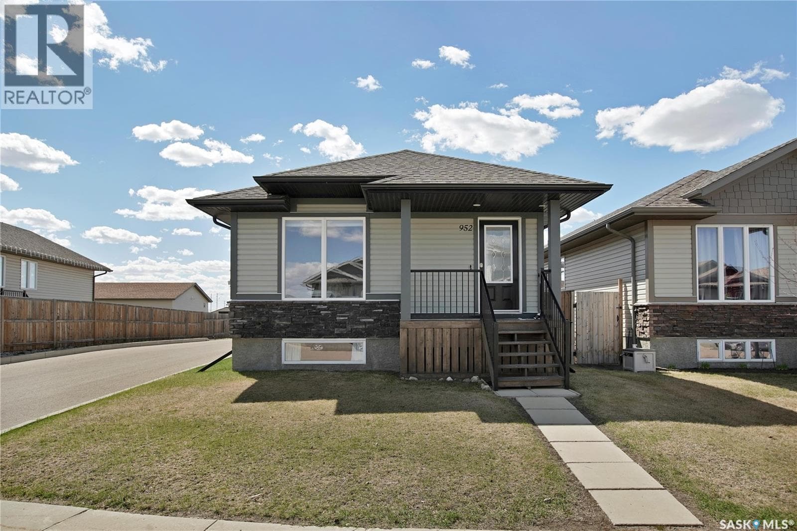 952 Glenview COVE