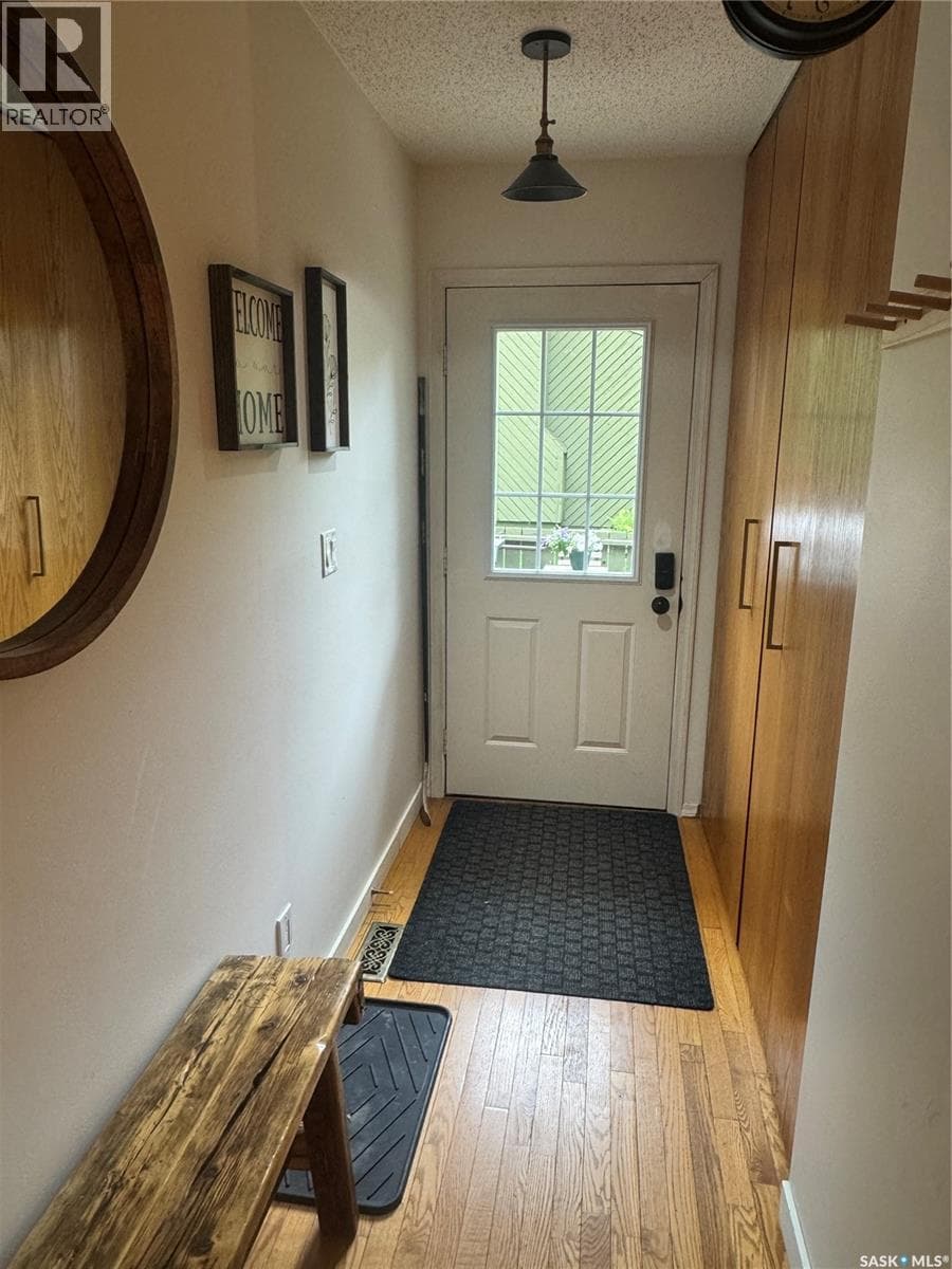 35 215 Primrose DRIVE — photo 2