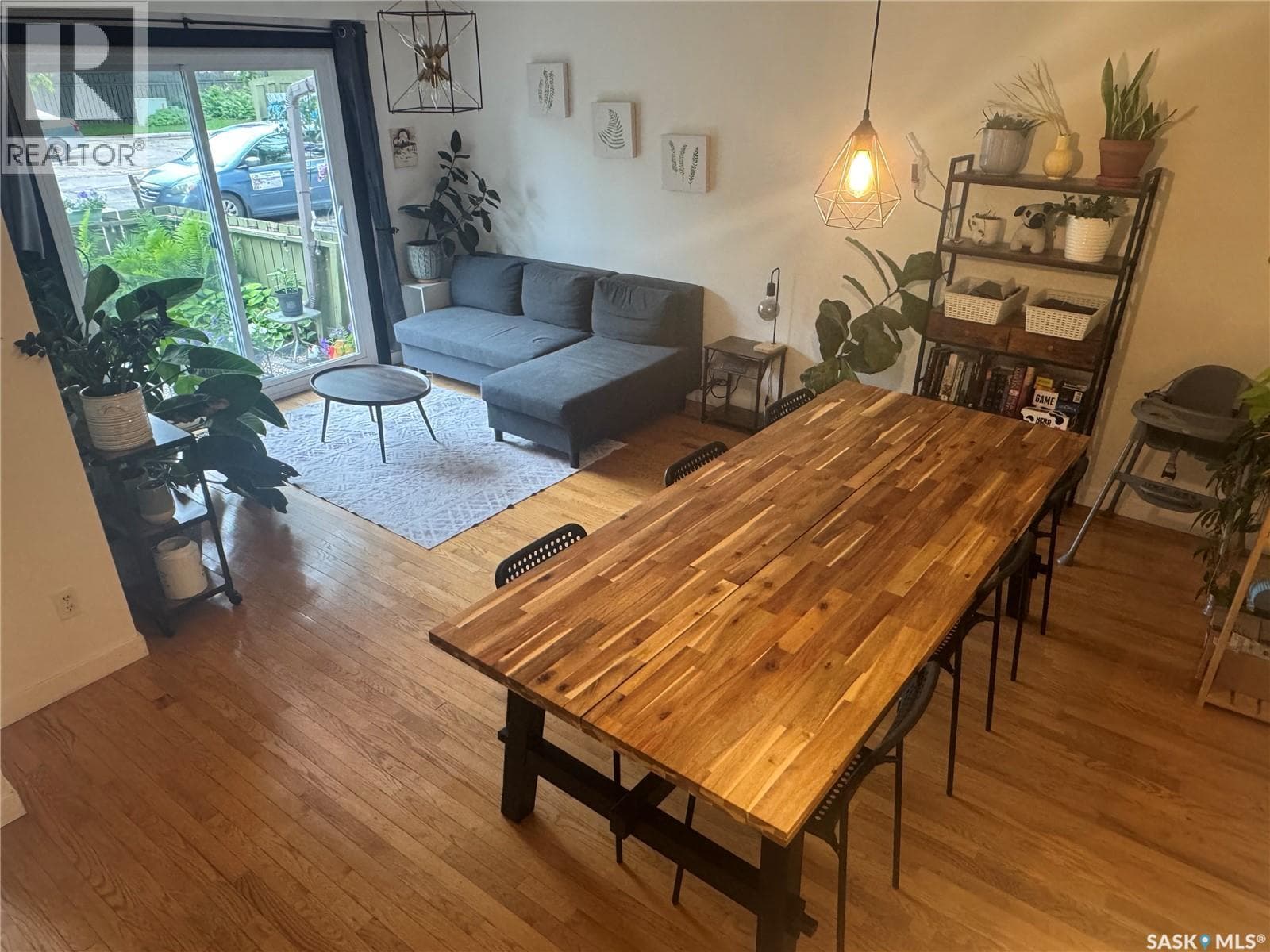 35 215 Primrose DRIVE — photo 3