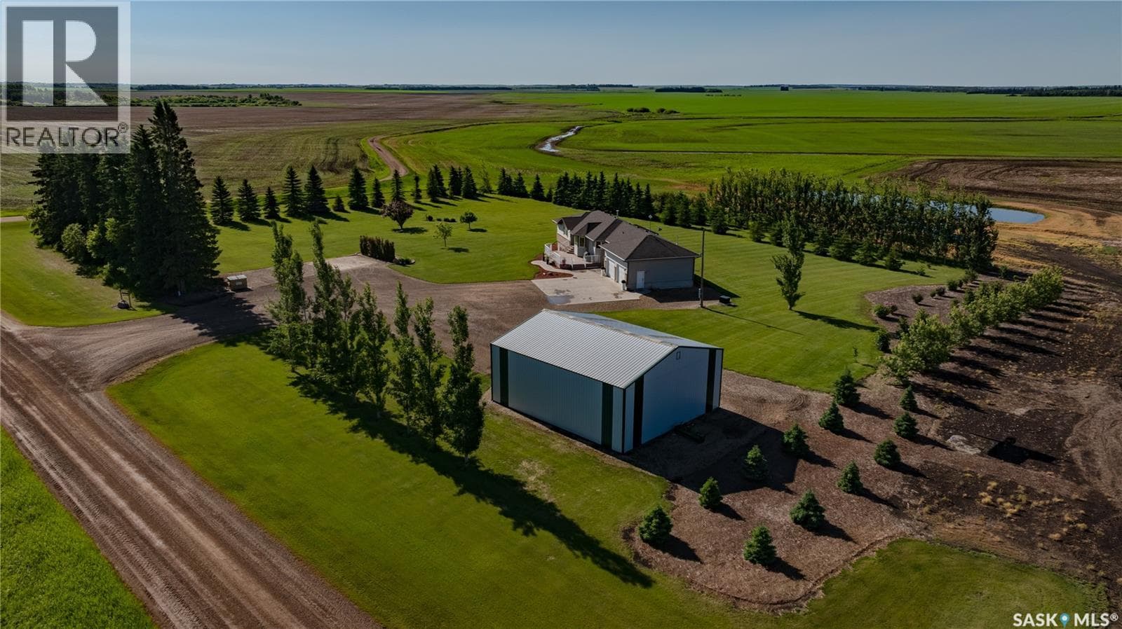 Hiebert Acreage — photo 3