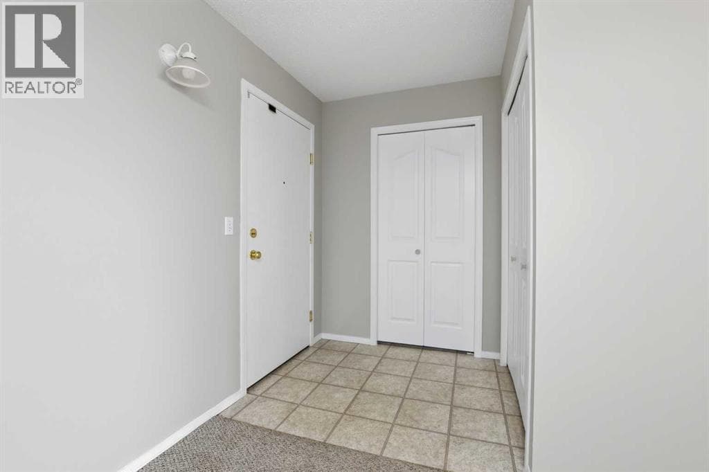 105, 60 Lawford Avenue — photo 4