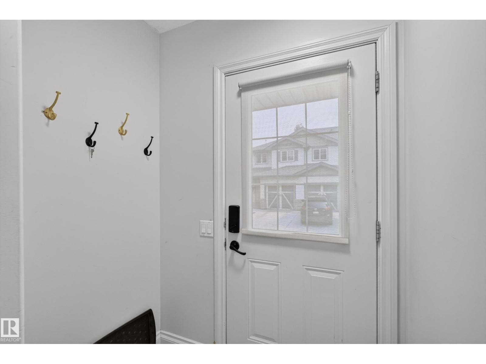#18 2565 Hanna CR NW — photo 4
