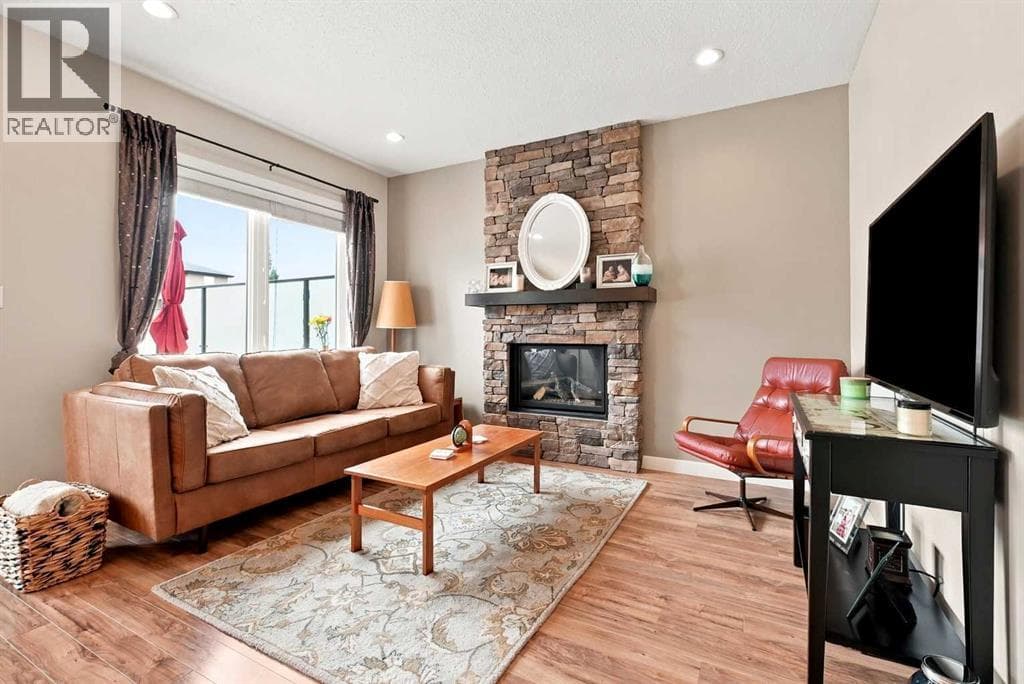 115 Stephenson Crescent — photo 3