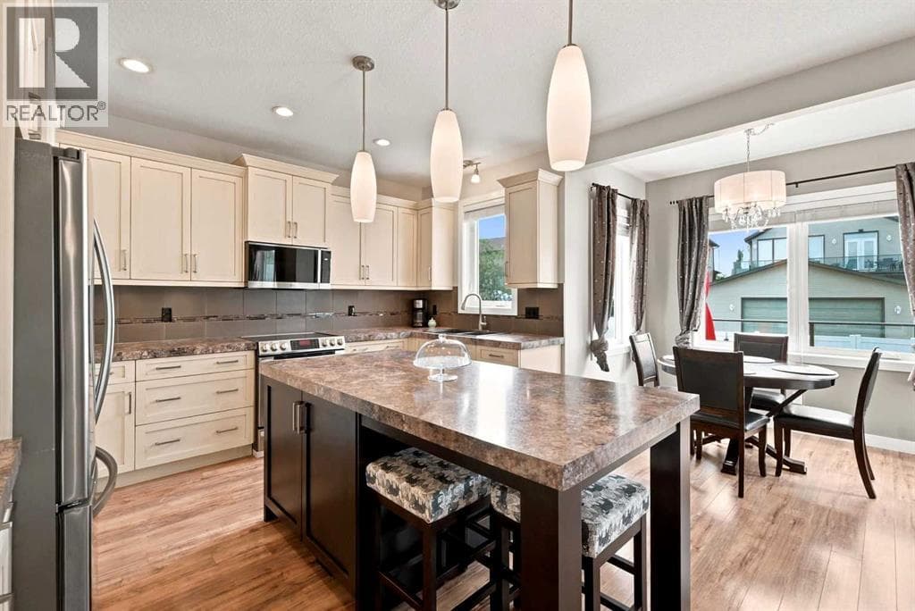115 Stephenson Crescent — photo 4