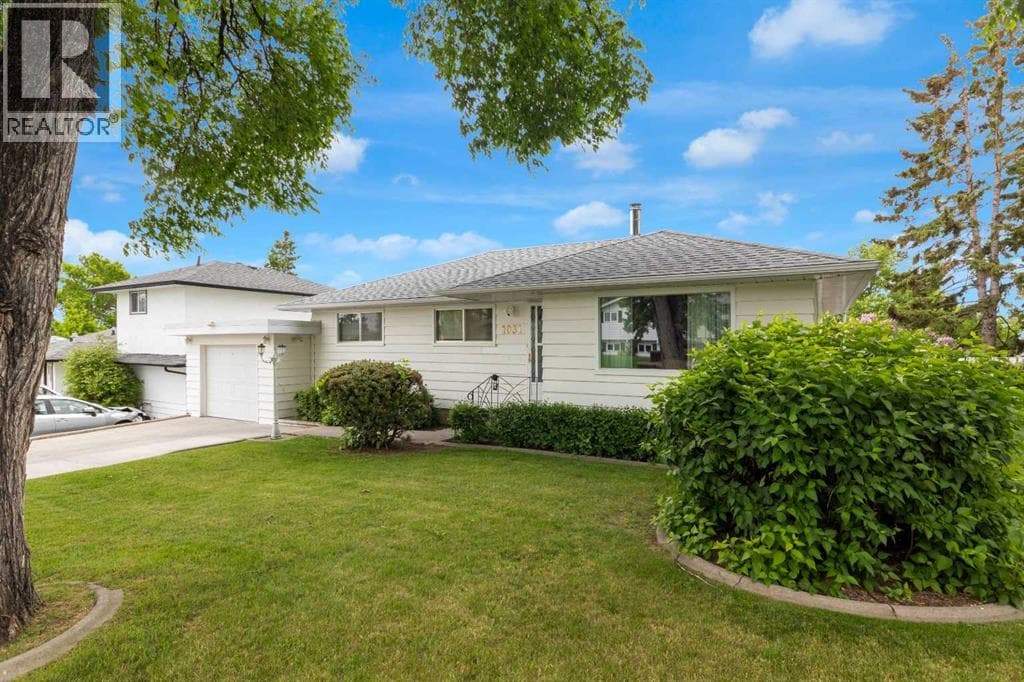 1031 Thorneycroft Drive NW — photo 3