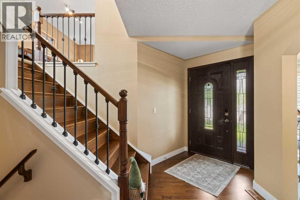 217 Douglas Glen Close SE — photo 5