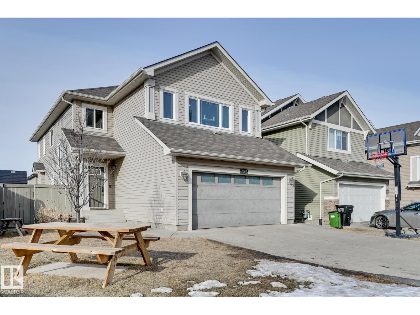 1564 36 AV NW — photo 4