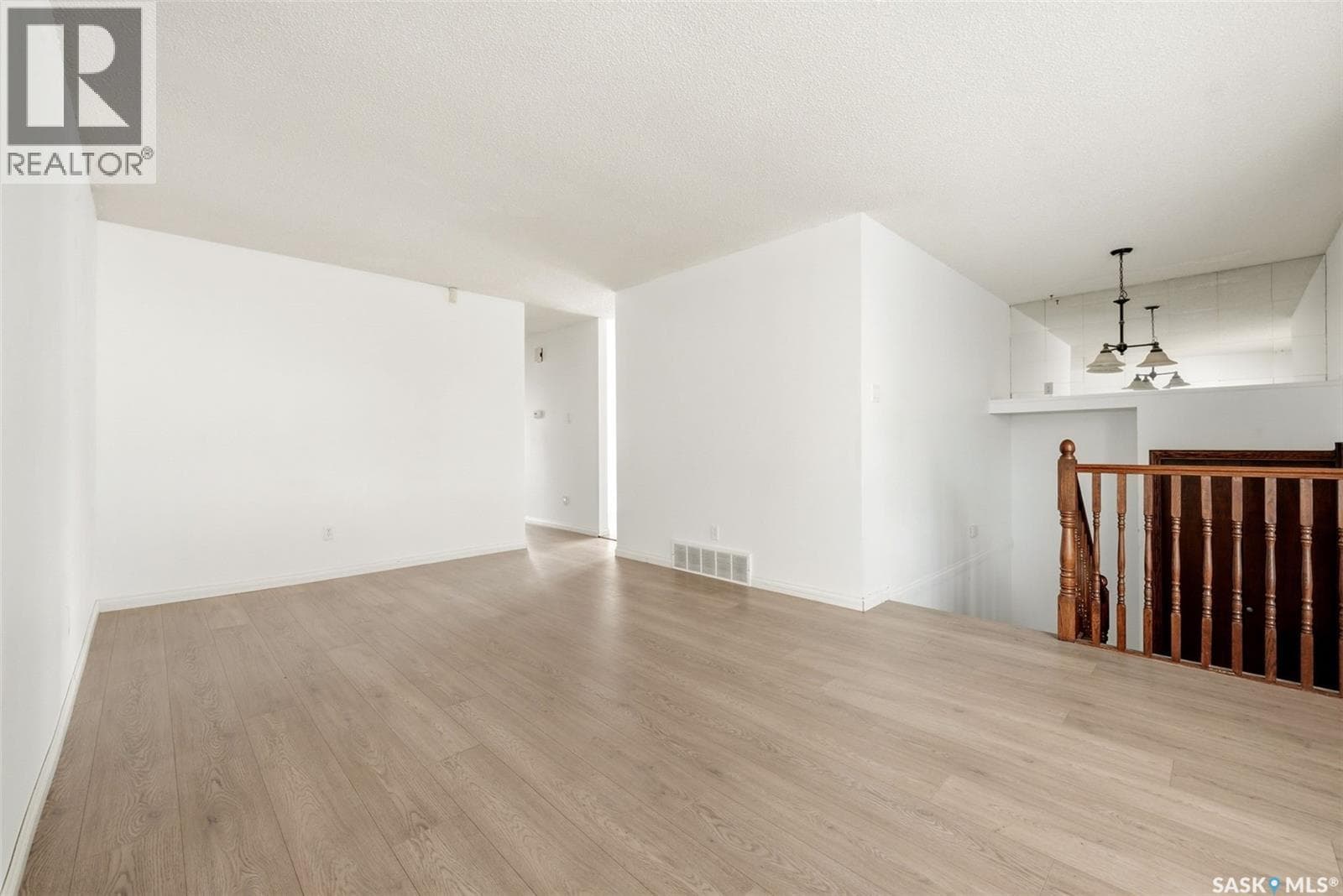 3151 Jenkins DRIVE E — photo 3