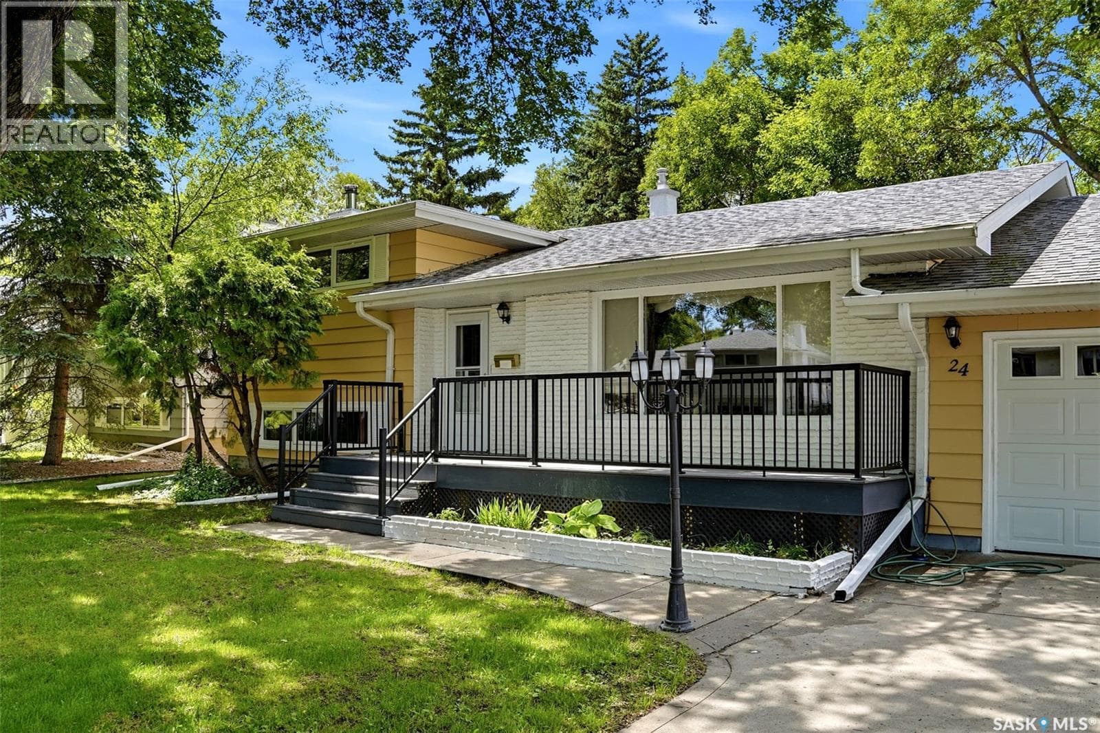24 Davidson CRESCENT — photo 2