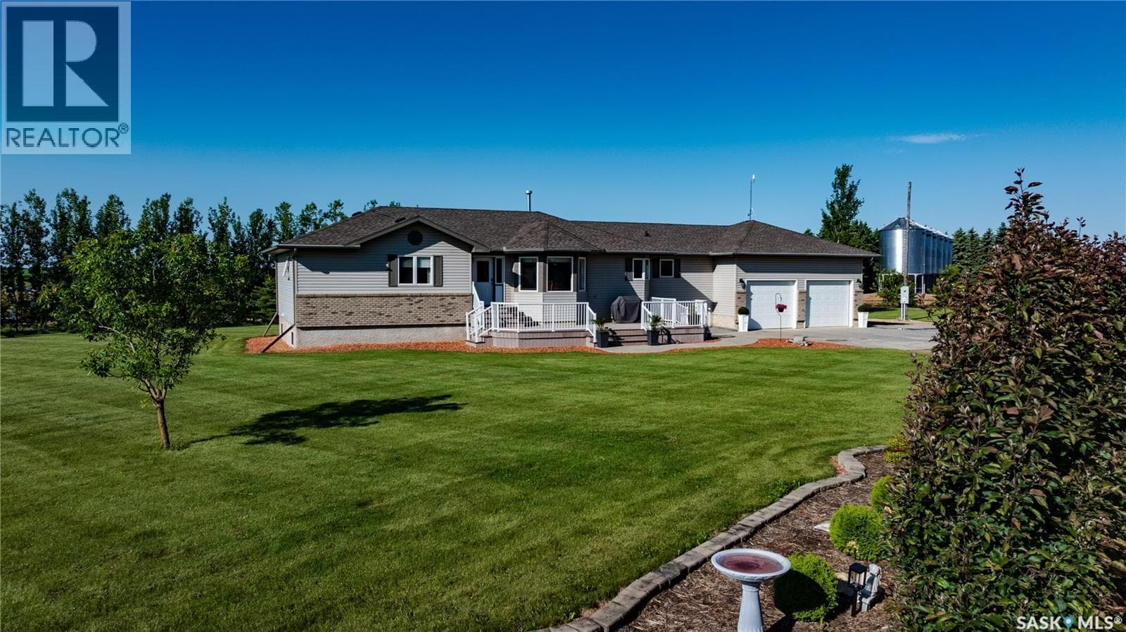 Hiebert Acreage — photo 5