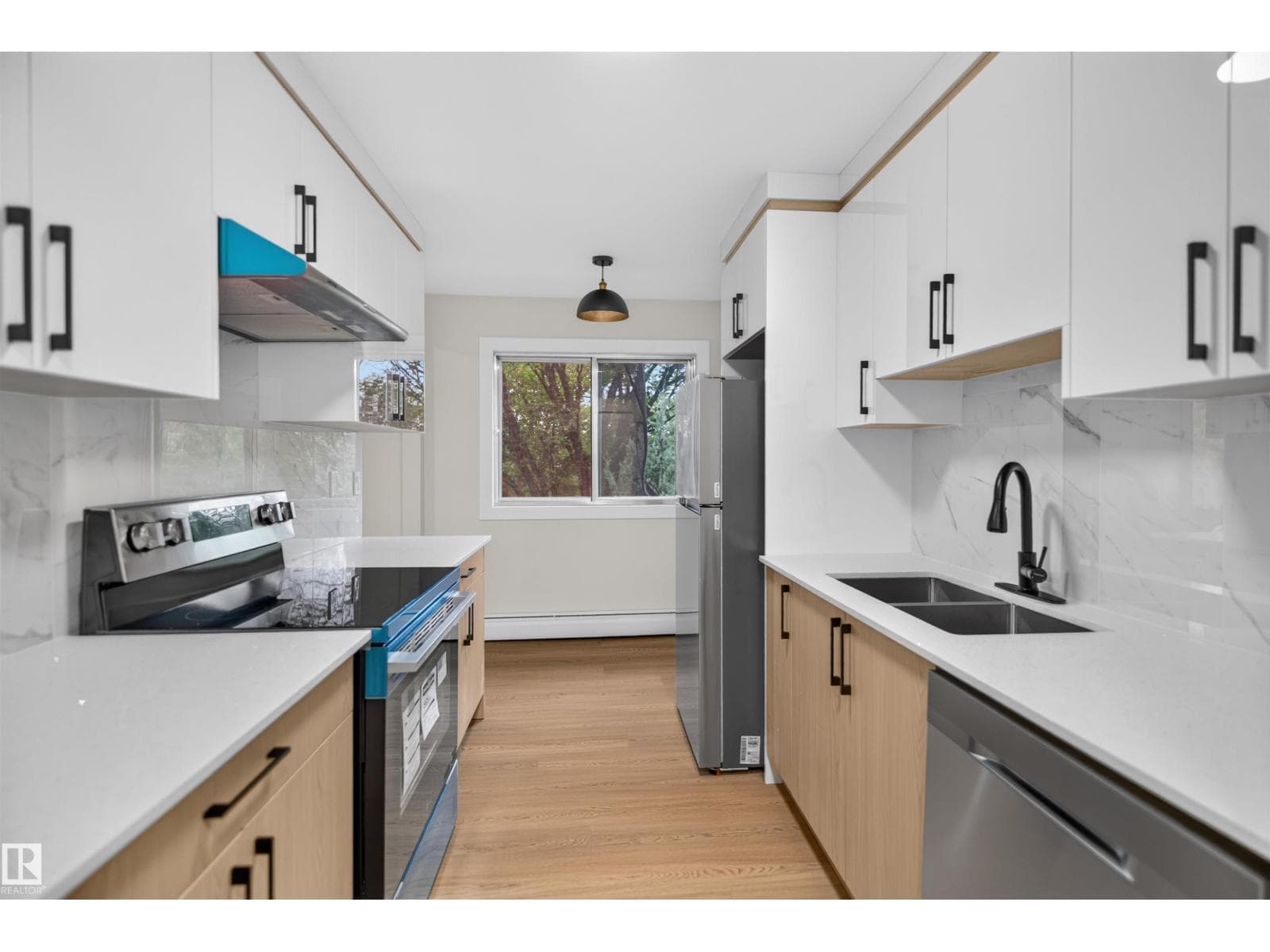 #305 11907 81 ST NW