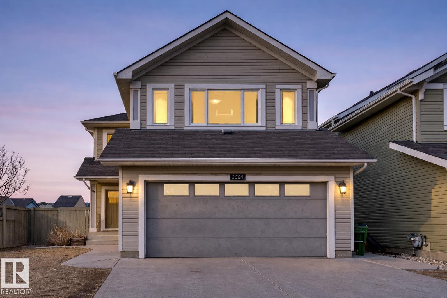 1564 36 AV NW