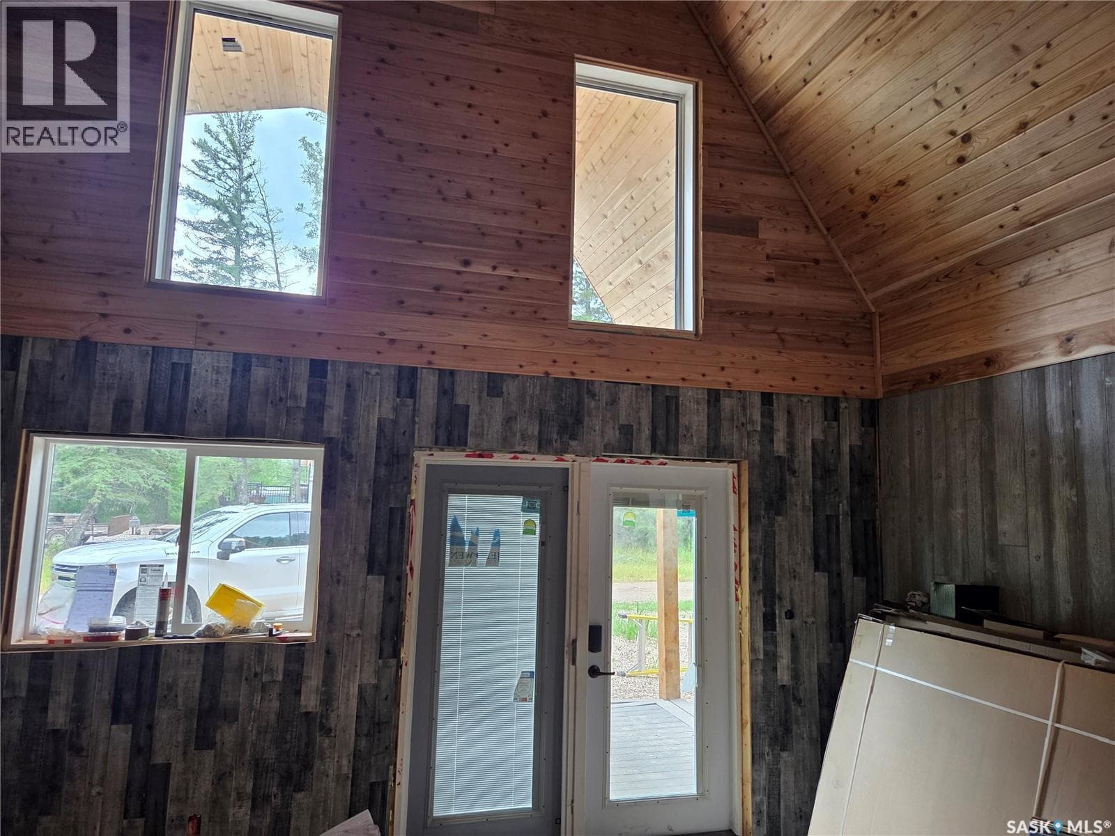 565 Maple AVENUE — photo 3