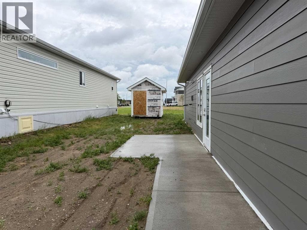 10 Meadows Way — photo 2