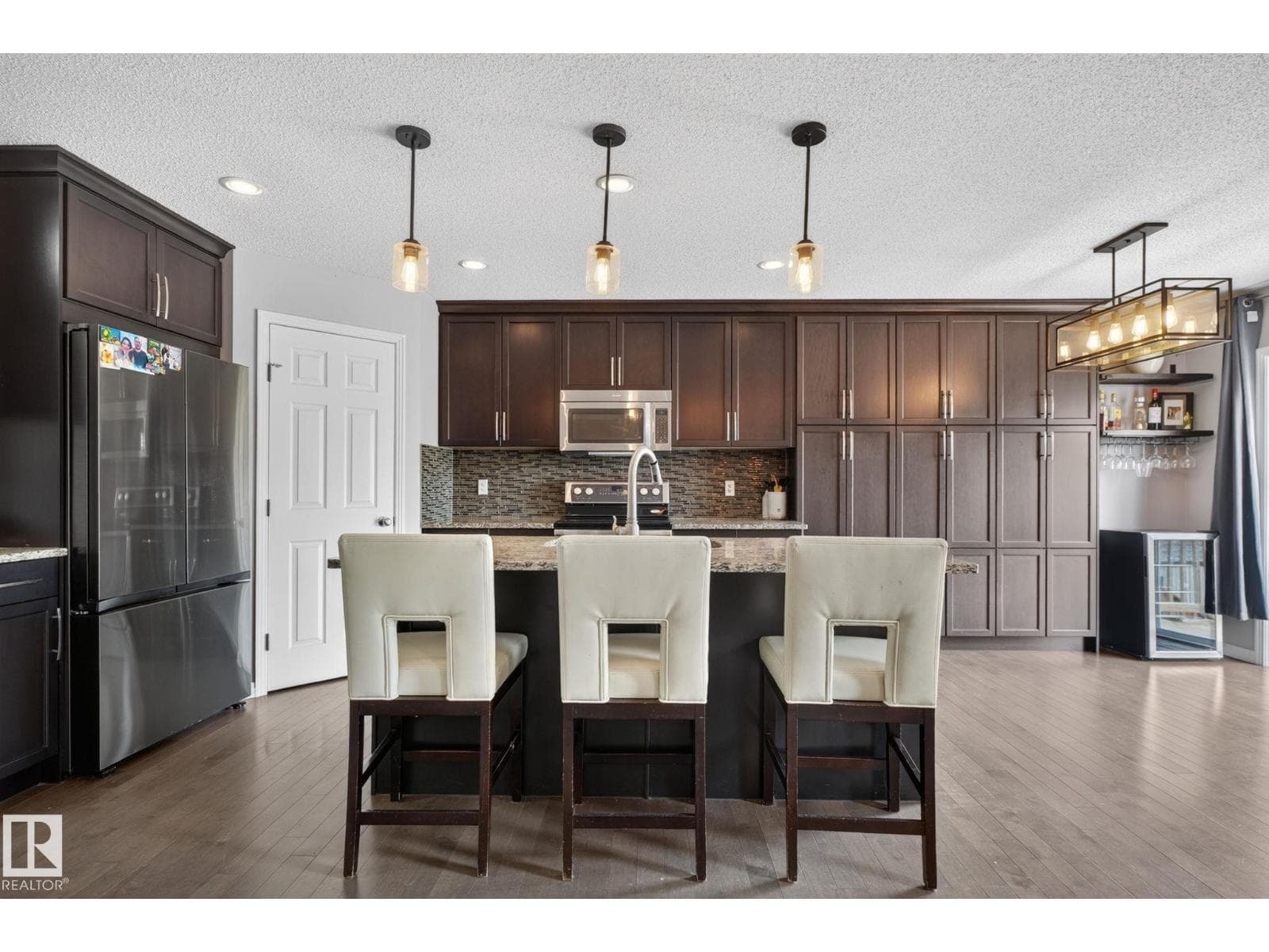 1103 176 ST SW