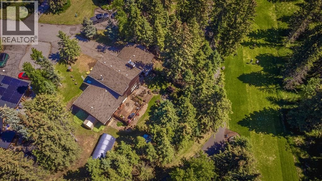 94 Redwood Meadows Drive — photo 3