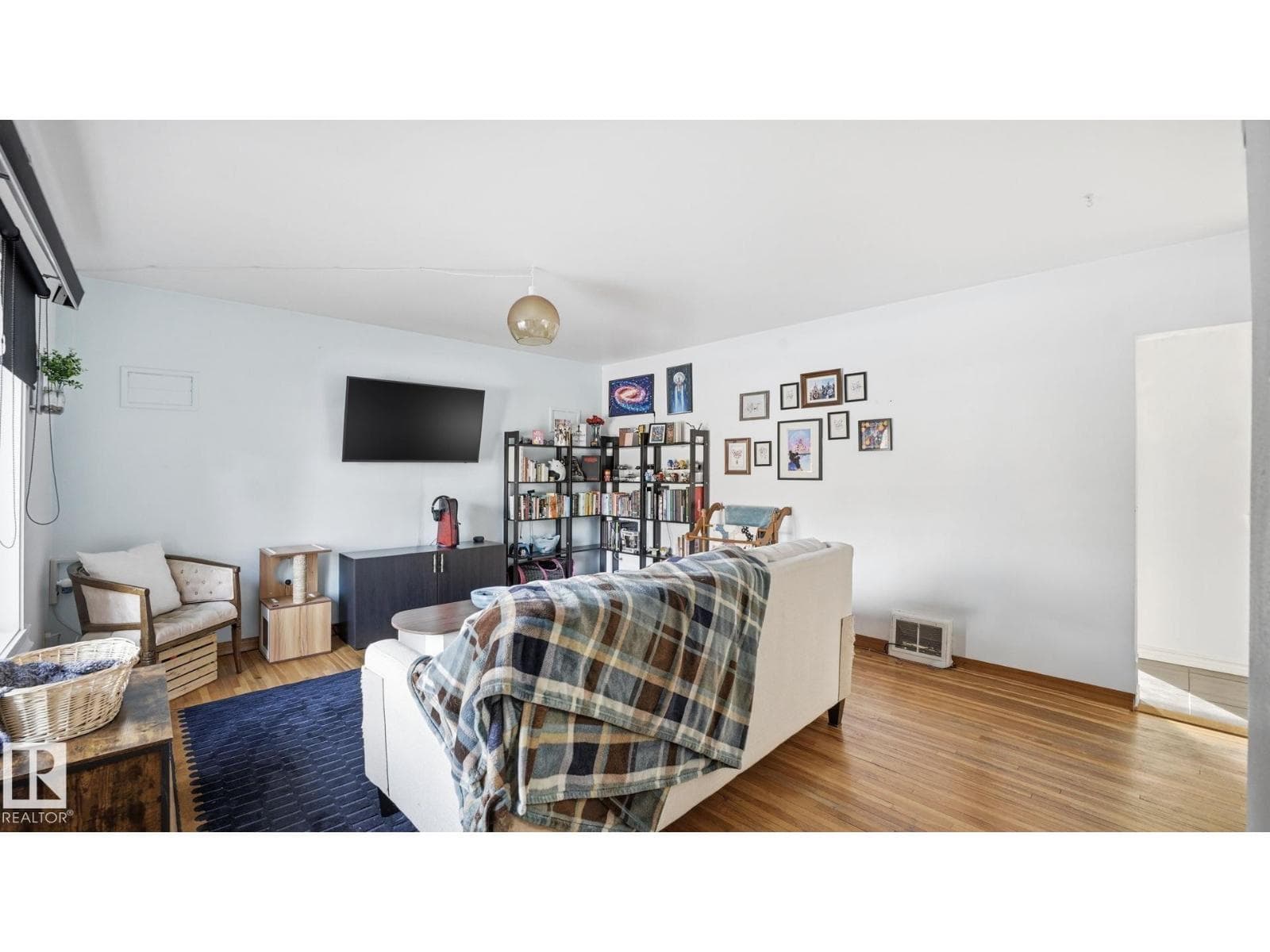 10922 117 ST NW — photo 5