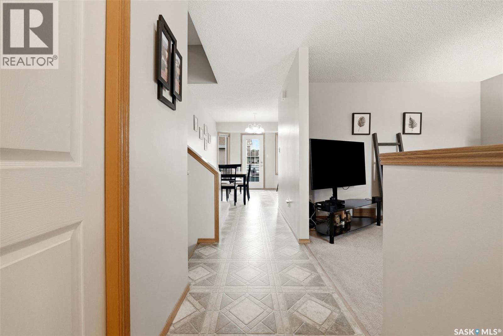 105 Courtside CRESCENT — photo 4