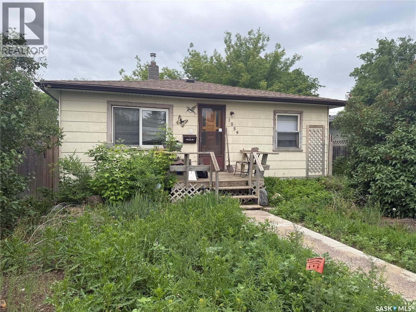 1059 Caribou STREET W