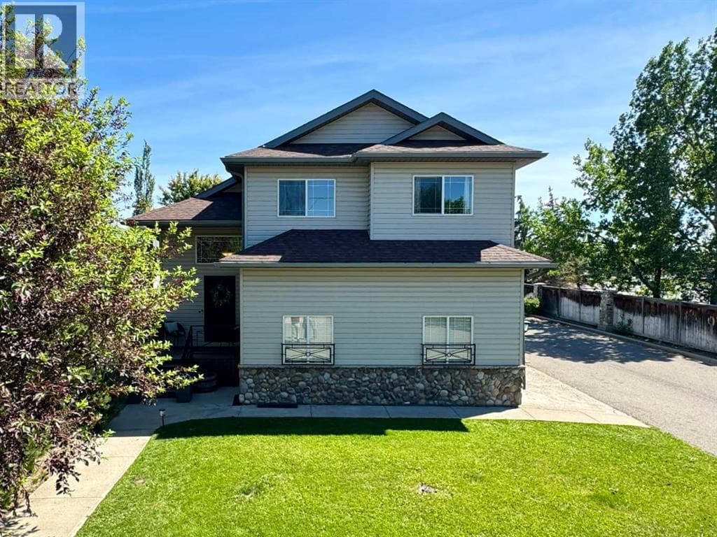 2 Riverbrook Close W