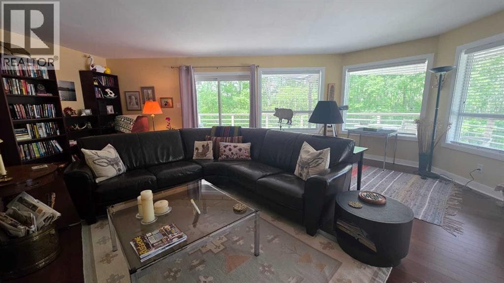 225, 5415 Township Road 594 — photo 3