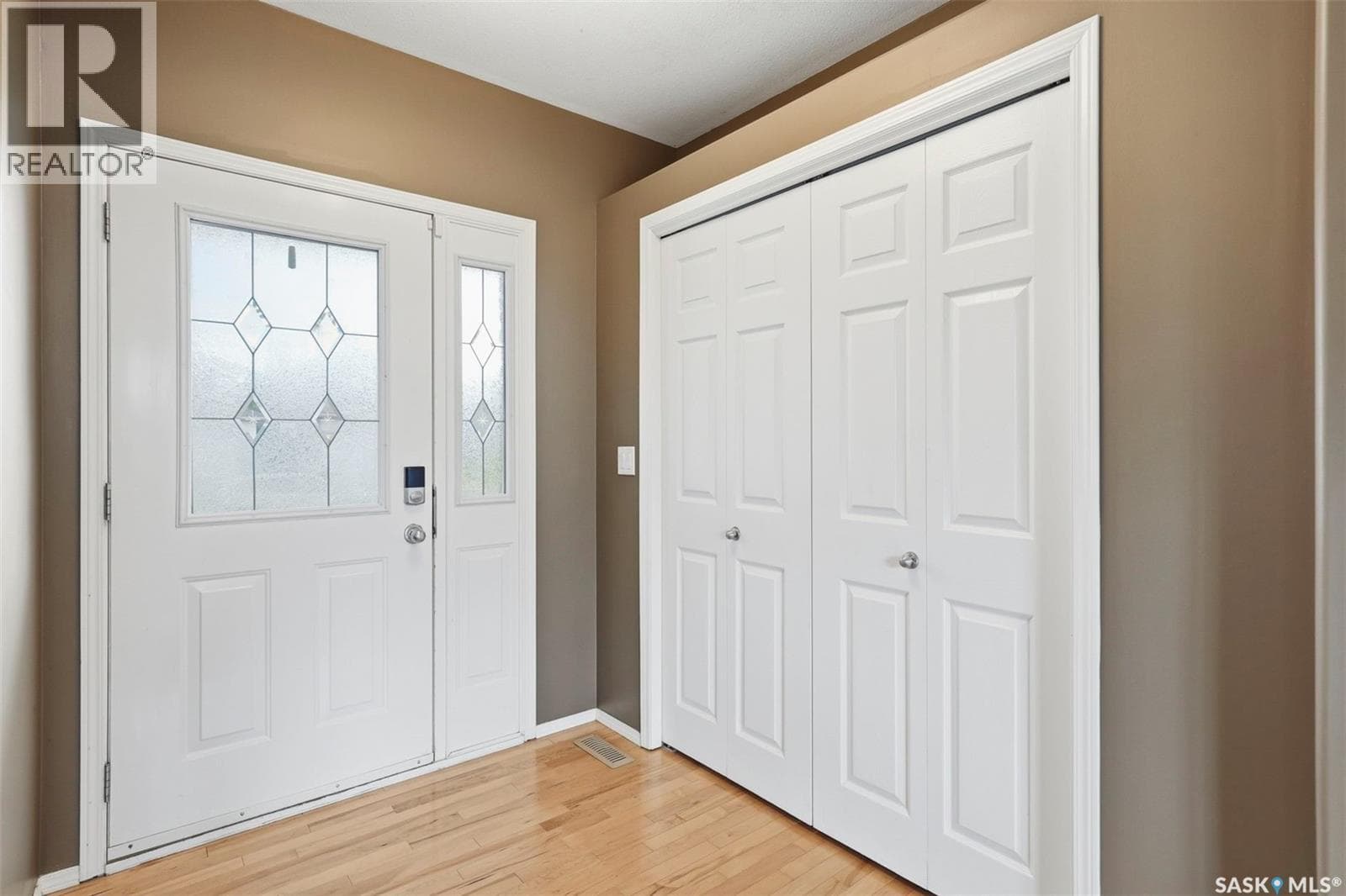 455 Buckwold COVE — photo 3