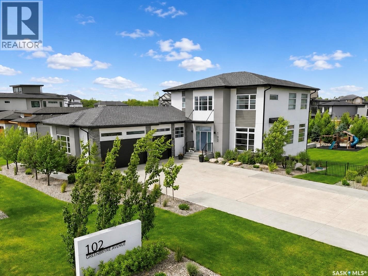 102 Greenbryre AVENUE