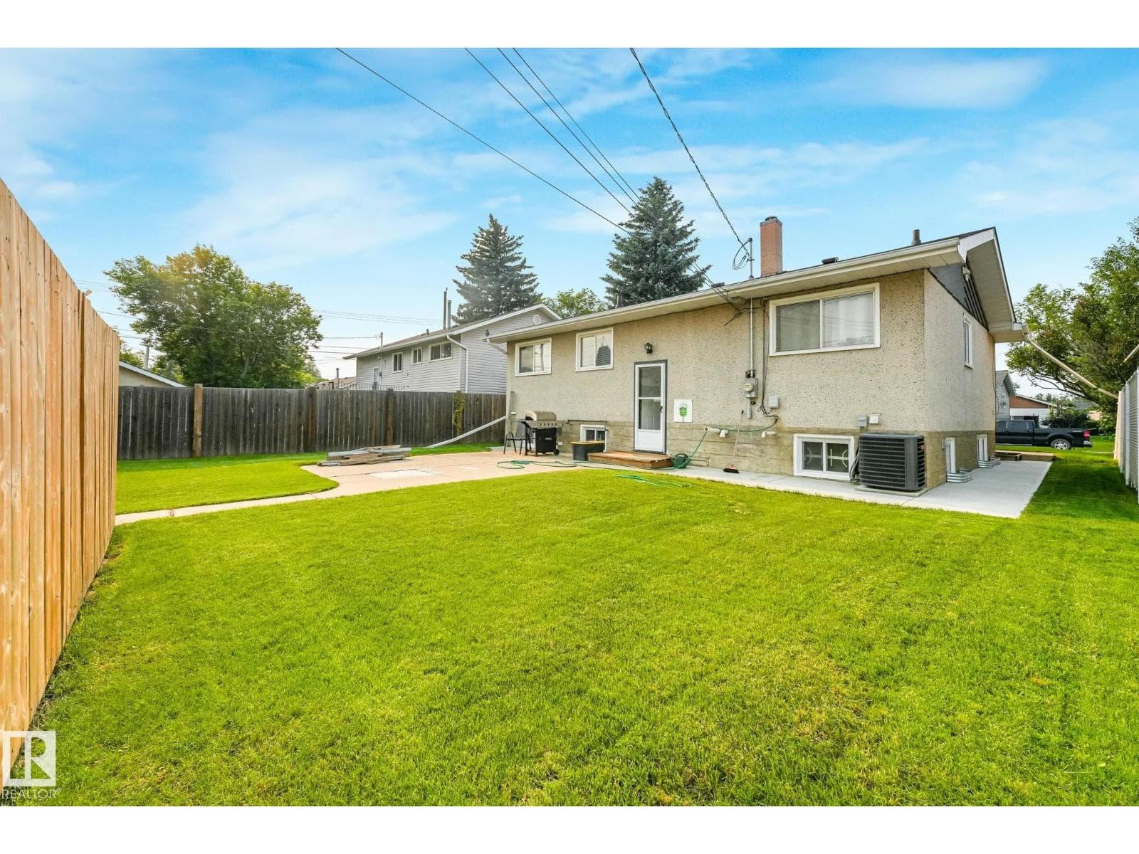 13307 133 AV NW — photo 5