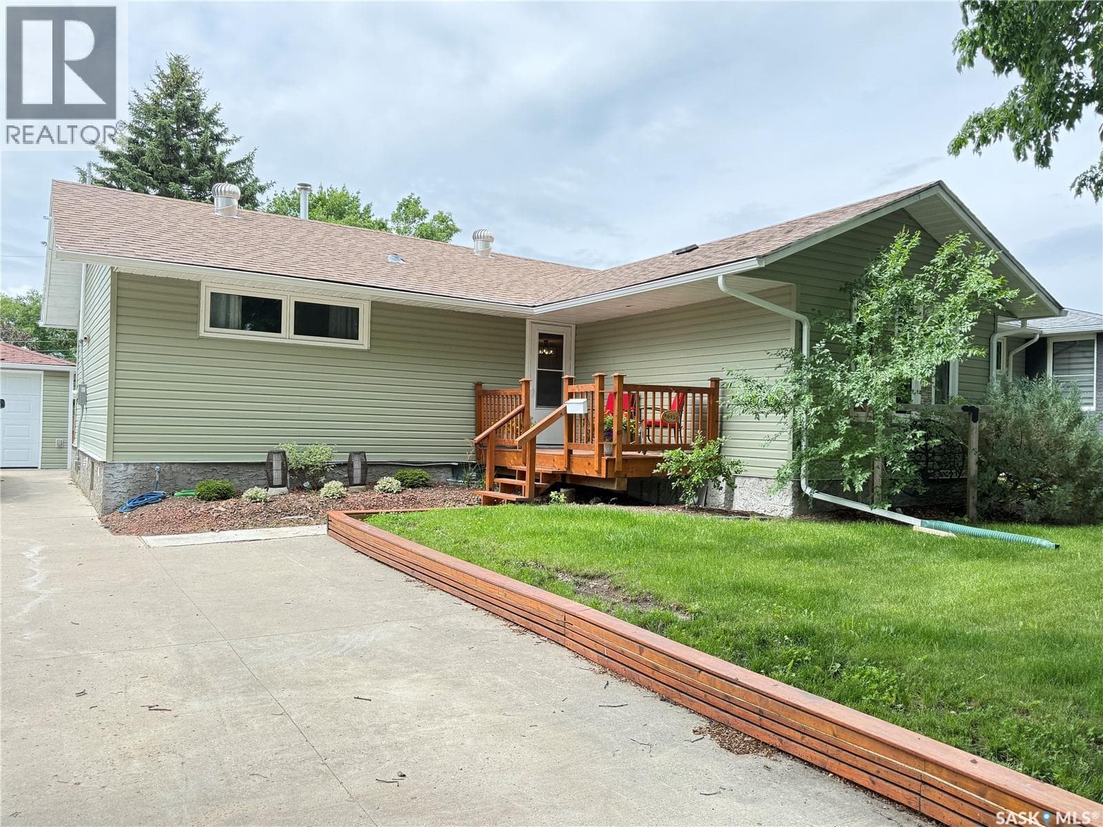 615 Windsor STREET — photo 2