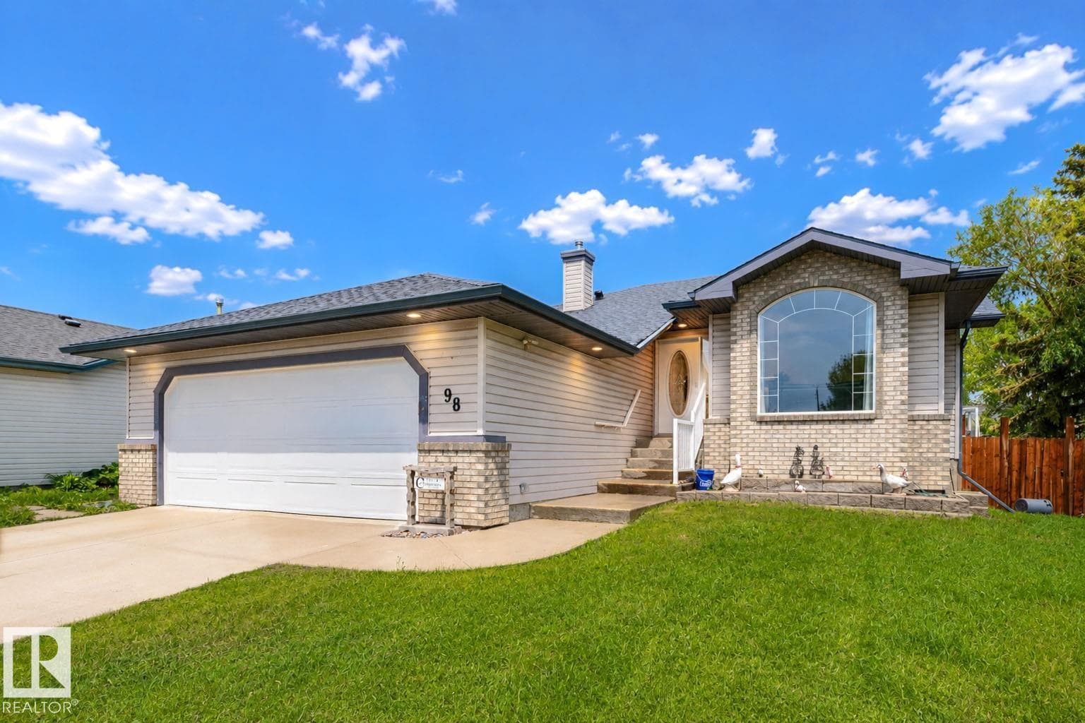 98 CHANCERY PT — photo 2