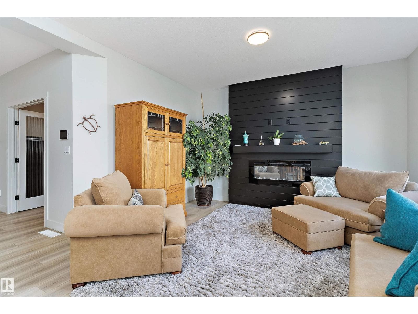 3804 42 AV — photo 3