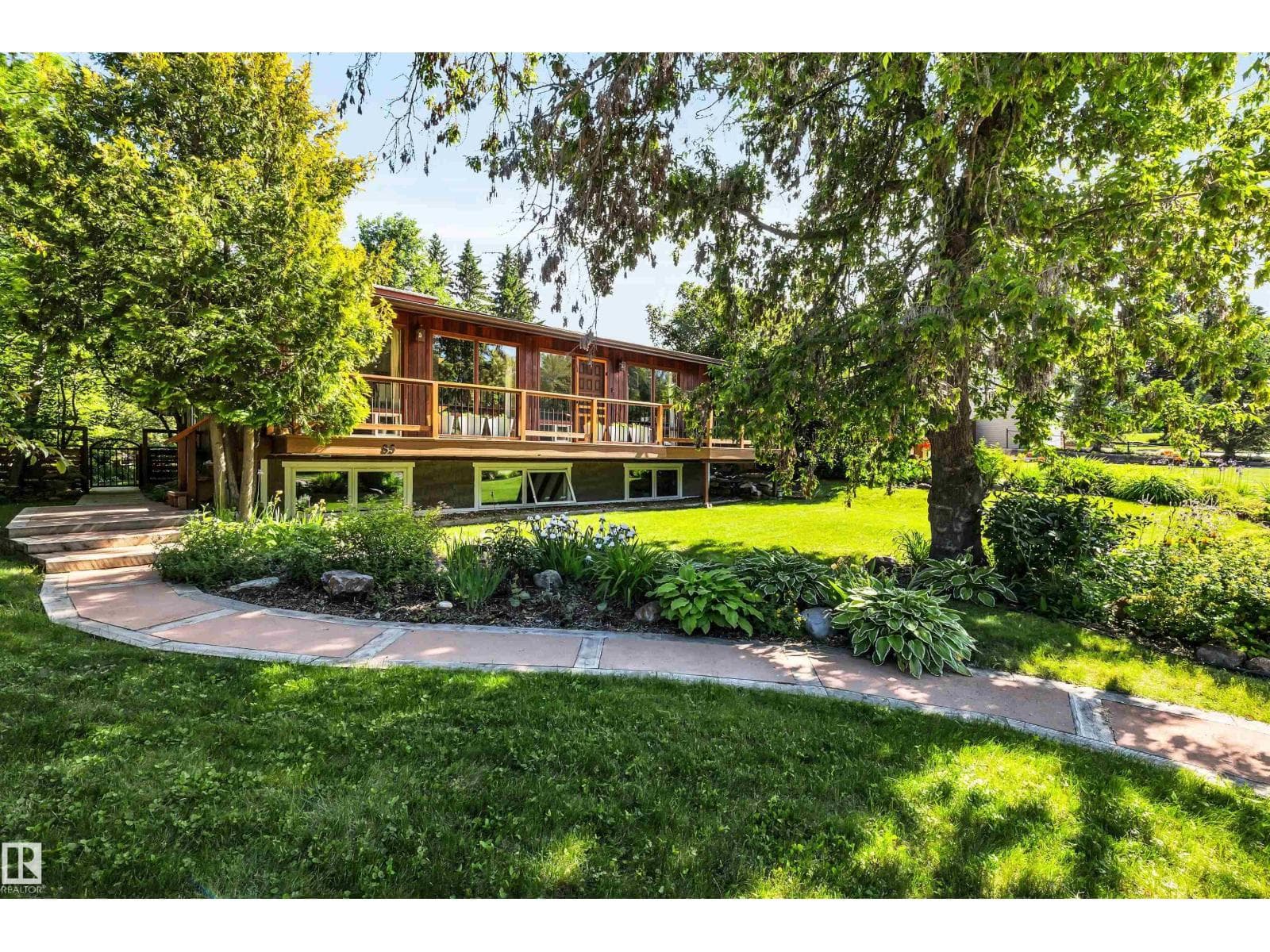 85 RIVER DR
