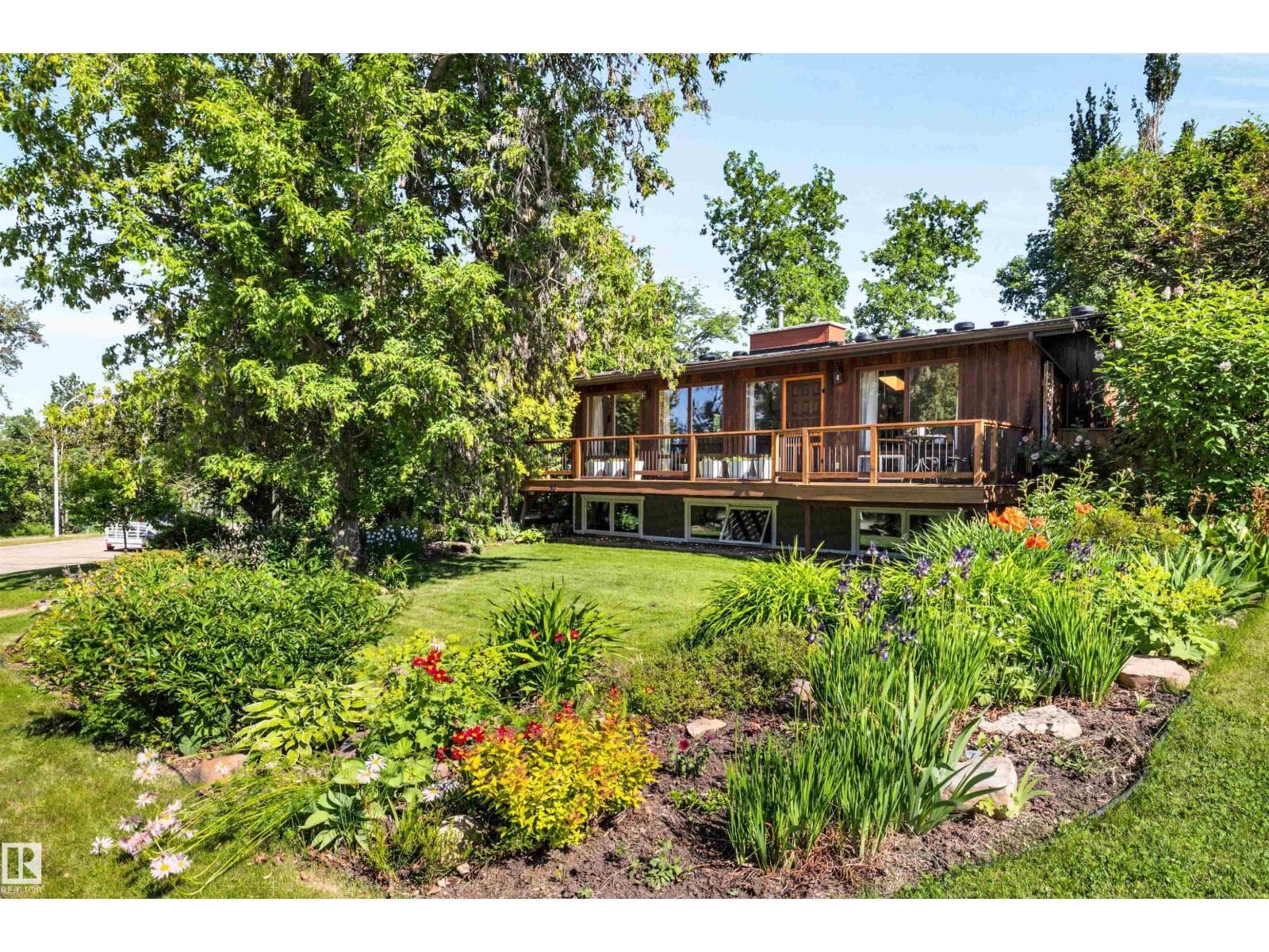 85 RIVER DR — photo 2