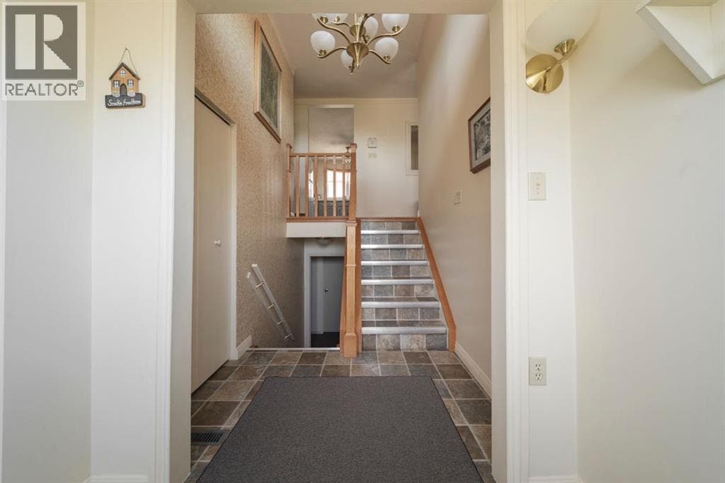 100 Caldwell Crescent — photo 5