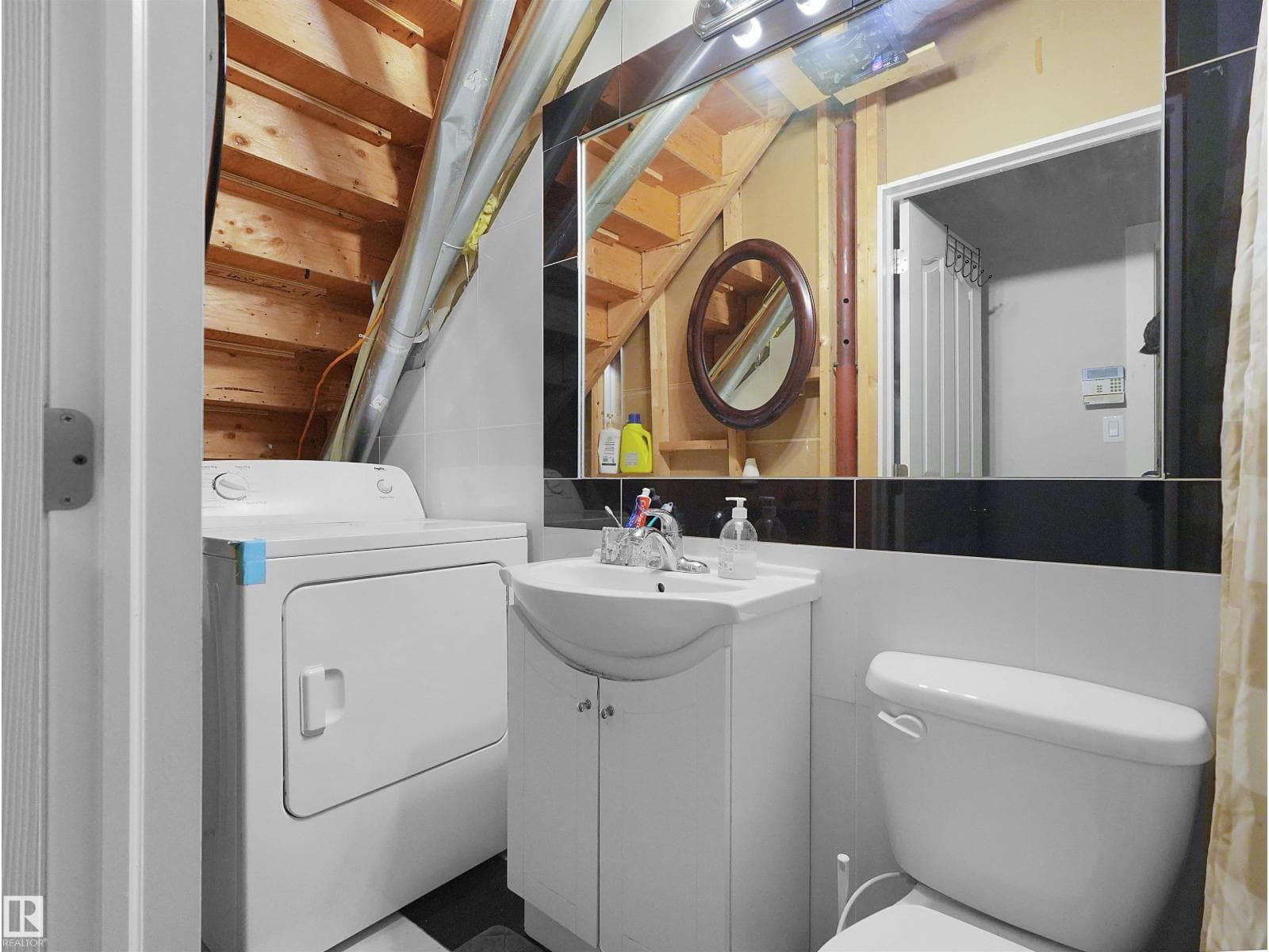 4267 29 AV NW NW — photo 5
