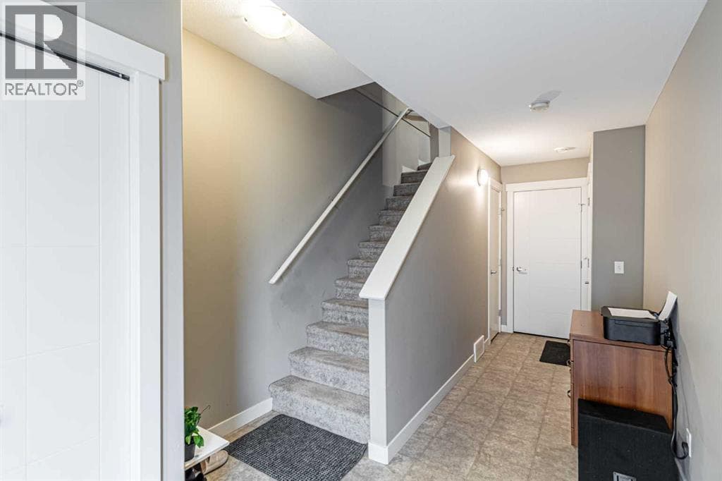 535 Redstone View NE — photo 5
